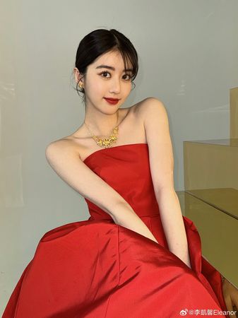 ▲不少人提議用AI技術把李凱馨的臉換掉。（圖／翻攝自微博）