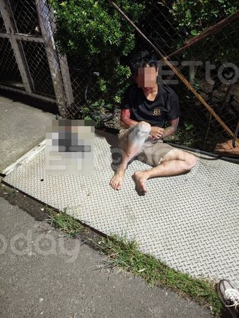 ▲▼快訊／高雄車禍翻入水溝　2越籍人士「不想報案」路人幫打電話。（圖／記者吳奕靖翻攝）