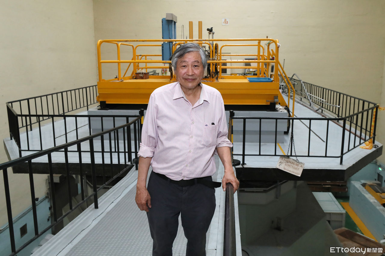 ▲清大核工所教授李志浩談SMR的原理、成本、安全性與未來可能性，他的所在位置是清大的核反應爐，但非SMR。（圖／記者林挺弘攝）