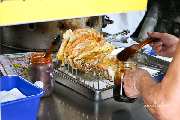 ▲▼阿桐伯正宗三星蔥油餅，外酥內軟有厚度又有蔥香的厲害蔥油餅。（圖／部落客水晶安蹄不務正業過生活授權提供）