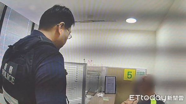 ▲東港警方阻詐             。（圖／記者陳崑福翻攝）
