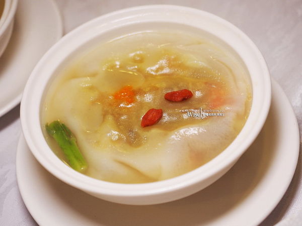 ▲▼珍珠坊吃到飽_菜單︱台北福華大飯店︱60道港點粵菜精緻美味︱捷運大安站。（圖／部落客WISELY`s 拍拍照寫寫字授權提供）