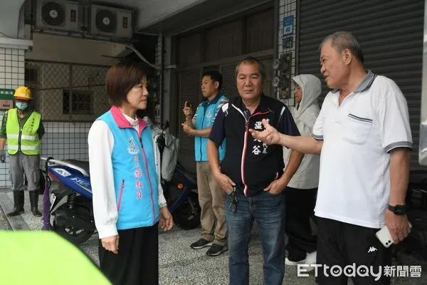 ▲▼吉安鄉長游淑貞率建設科強制拆除，還居民路權。（圖／吉安鄉公所提供，下同）