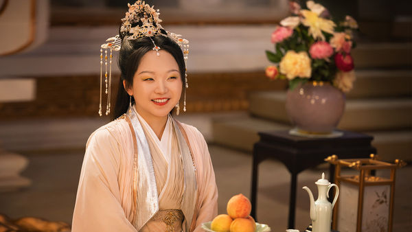 ▲辣目洋子《與鳳行》搞怪演技意外討喜。（圖／中天娛樂台提供）