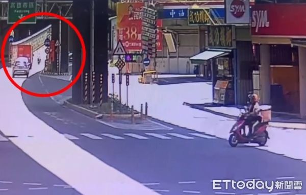 ▲▼高雄勇伯逆闖國道 。（圖／記者許宥孺翻攝）