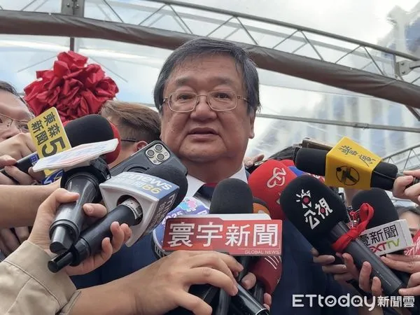 ▲▼衛福部長邱泰源談台大婦產科醫師性侵案。（圖／記者洪巧藍攝）