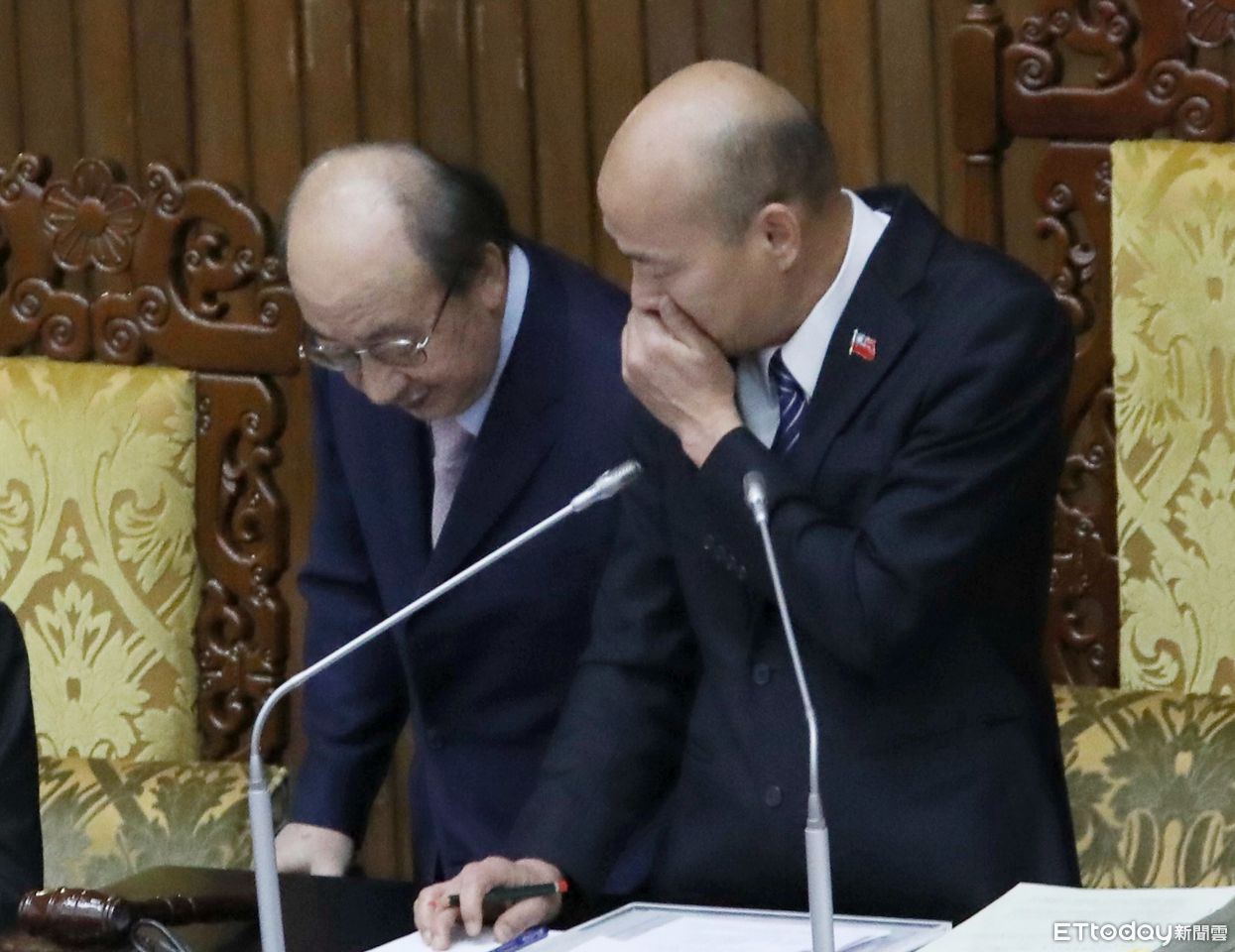 韓國瑜稱「男人的價值不在頭上幾根毛」　諷沒看到柯建銘有努力