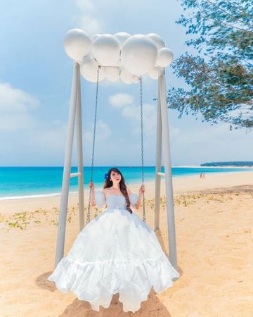 ▲▼澎湖林投公園雲朵鞦韆。（圖／IG＠molly888666授權提供，請勿翻攝，以美侵權）