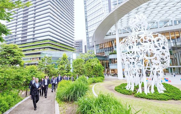 ▲桃園市長張善政昨天率市府團隊訪日，與虎之門開發計畫日本設計株式會社及東京港區都市更新推手森大廈株式會社交流，視察各項都更設計。（圖／桃市府新聞處供）