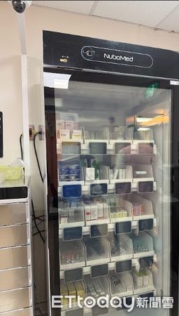 ▲郭富美護理長指出，奇美醫院導入智慧藥櫃系統，門診用藥效率提升，疫苗冷藏管理同步升級。（記者林東良翻攝，下同）