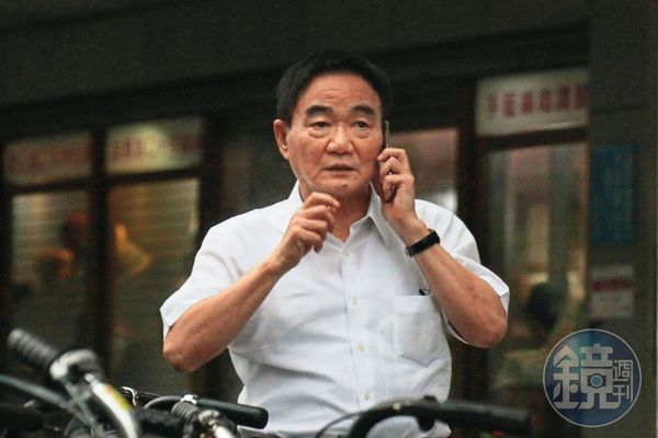 大同大股東鄭文逸入主後，公司大賺錢，但他卻遭認定炒股而被判刑，正爭取無罪。