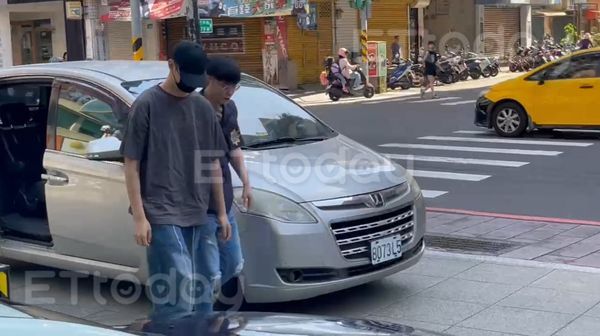 ▲閃兵案第二波搜索，陳大天被逮到案了。（圖／記者陸運陞攝，下同）
