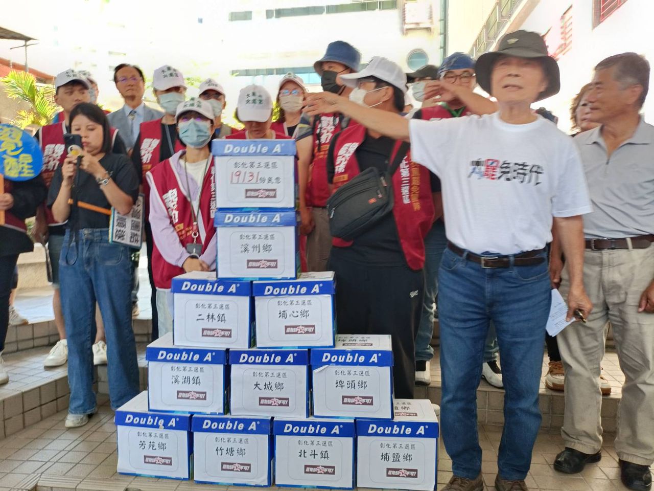 罷免謝衣鳯未達標！2階差7588份　領銜人向志工致敬