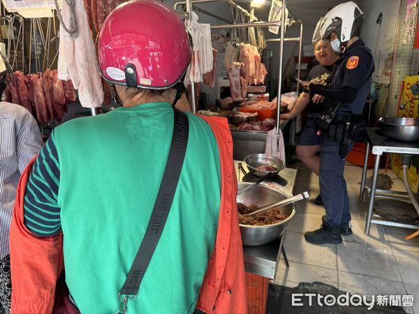 ▲松江市場豬肉攤遭竊，警方已介入偵辦。（圖／記者吳世龍攝）