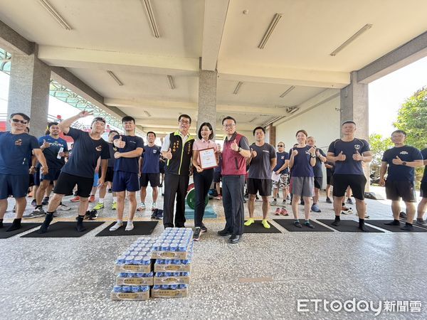 ▲台南市消防局第二大隊推動新式體能測驗，企業同步捐贈運動地墊助提升體能表現。（記者林東良翻攝，下同）
