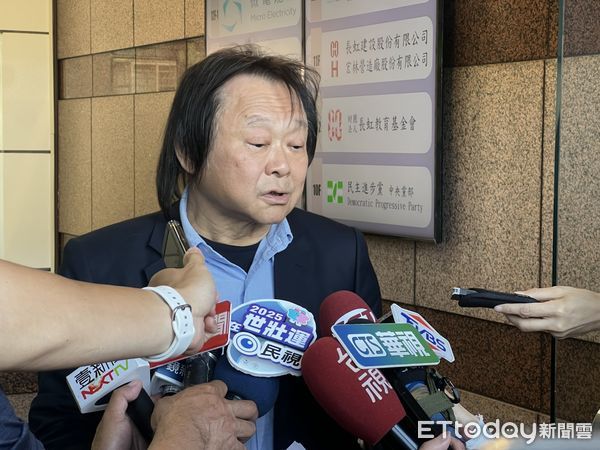 ▲▼民進黨立委王世堅受訪。（圖／記者杜冠霖攝）