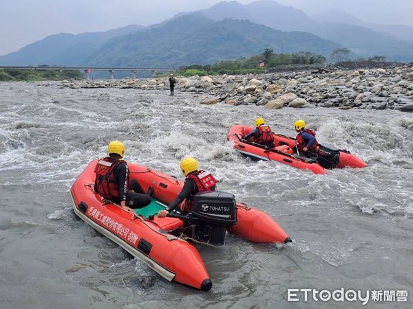 ▲▼因應極端氣候與水域災害風險，高雄市政府消防局為精進水域救援能量，於日前在內政部消防署訓練中心及南投水里溪、濁水溪流域等地，舉辦為期5天的「充氣式橡皮艇專業訓練課程」。（圖／記者吳世龍翻攝）