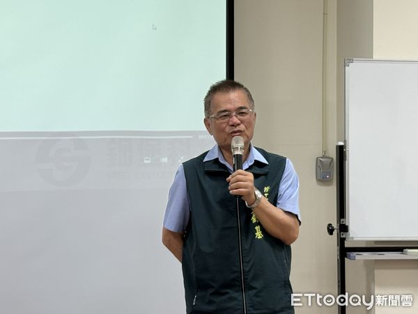 ▲台南市勞工局帶領工會志工與總工會幹部走進中鋼體驗實境工安訓練，提升作業安全意識。（記者林東良翻攝，下同）