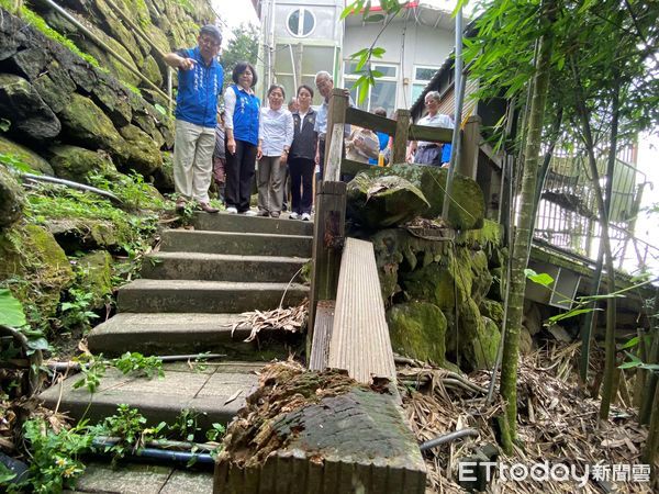 ▲為提升古坑鄉華山地區步道安全及休憩設施的舒適，雲林縣政府補助古坑鄉公所526.4萬元經費進行修繕，預計今年8月完工。（圖／記者游瓊華翻攝）