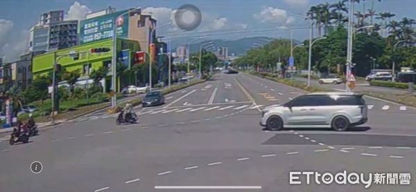 ▲▼BMW車禍             。（圖／記者游芳男翻攝）