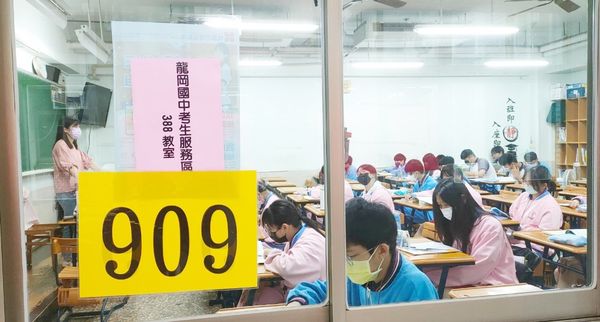 ▲今年國中教育會考即將於5/17、18兩日登場，桃園市教育局提醒考生可於周五下午看考場，圖為去年可場設置各國中服務區。（圖／桃市教育局提供）