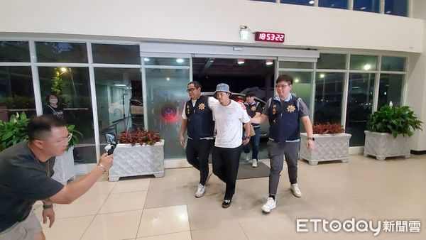 ▲▼快訊／拍戲到一半被帶回　威廉抵達新北刑大。（圖／記者黃彥傑攝）