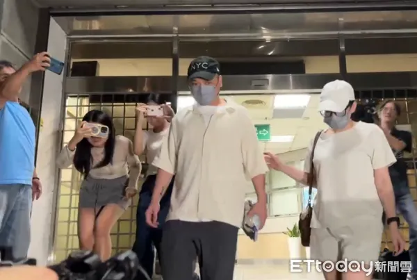 ▲▼快訊／阿虎涉閃兵遭上銬28萬交保　步出地檢道歉：耽誤大家時間。（圖／記者邱中岳攝）