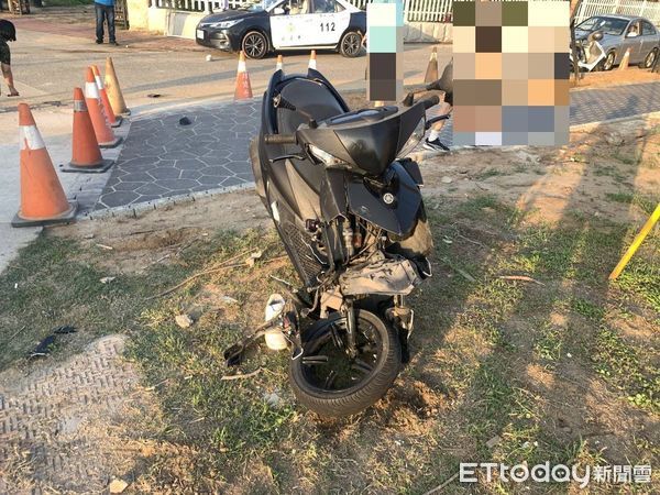 ▲▼        金門阿兵哥返部隊直撞轎車重傷送醫金寧鄉前厝50號附近產業道路交通事故     。（圖／記者林名揚翻攝）