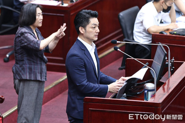 ▲台北市長蔣萬安赴市議會專案報告。（圖／記者林敬旻攝）