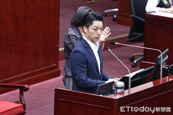 ▲台北市長蔣萬安赴市議會專案報告。（圖／記者林敬旻攝）