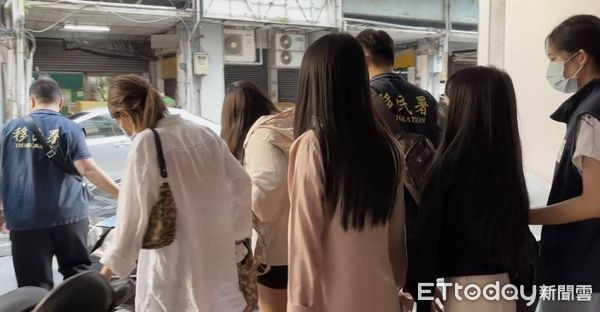 ▲▼移民署查獲一處應召集團，雇用泰籍女子在台中公園低胸露乳攬客。（圖／移民署提供，下同）