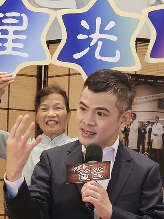 ▲蘇達、程雅晨到高雄宣傳《院長爸爸》。（圖／大愛電視提供）