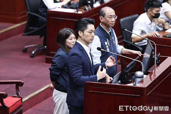 ▲台北市長蔣萬安赴市議會專案報告。（圖／記者林敬旻攝）