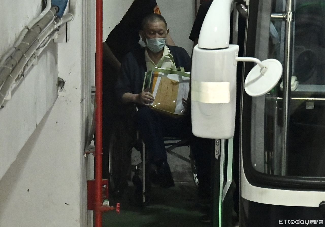 快訊／關押204天！沈慶京1.8億交保　安裝電子腳鐐重獲自由　