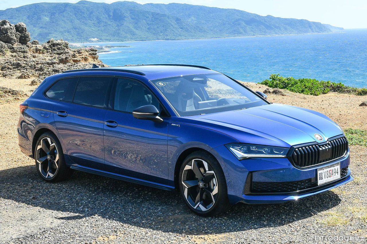 ▲新一代Skoda Superb年輕又變帥！內在舒適大空間，安全更是有感升級。（圖／記者徐煜展攝）