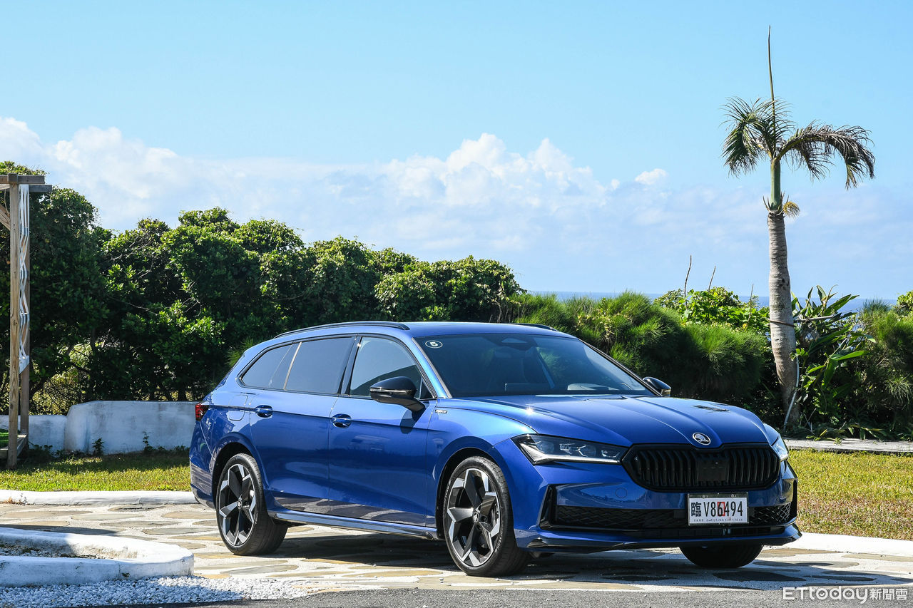 ▲新一代Skoda Superb年輕又變帥！內在舒適大空間，安全更是有感升級。（圖／記者徐煜展攝）