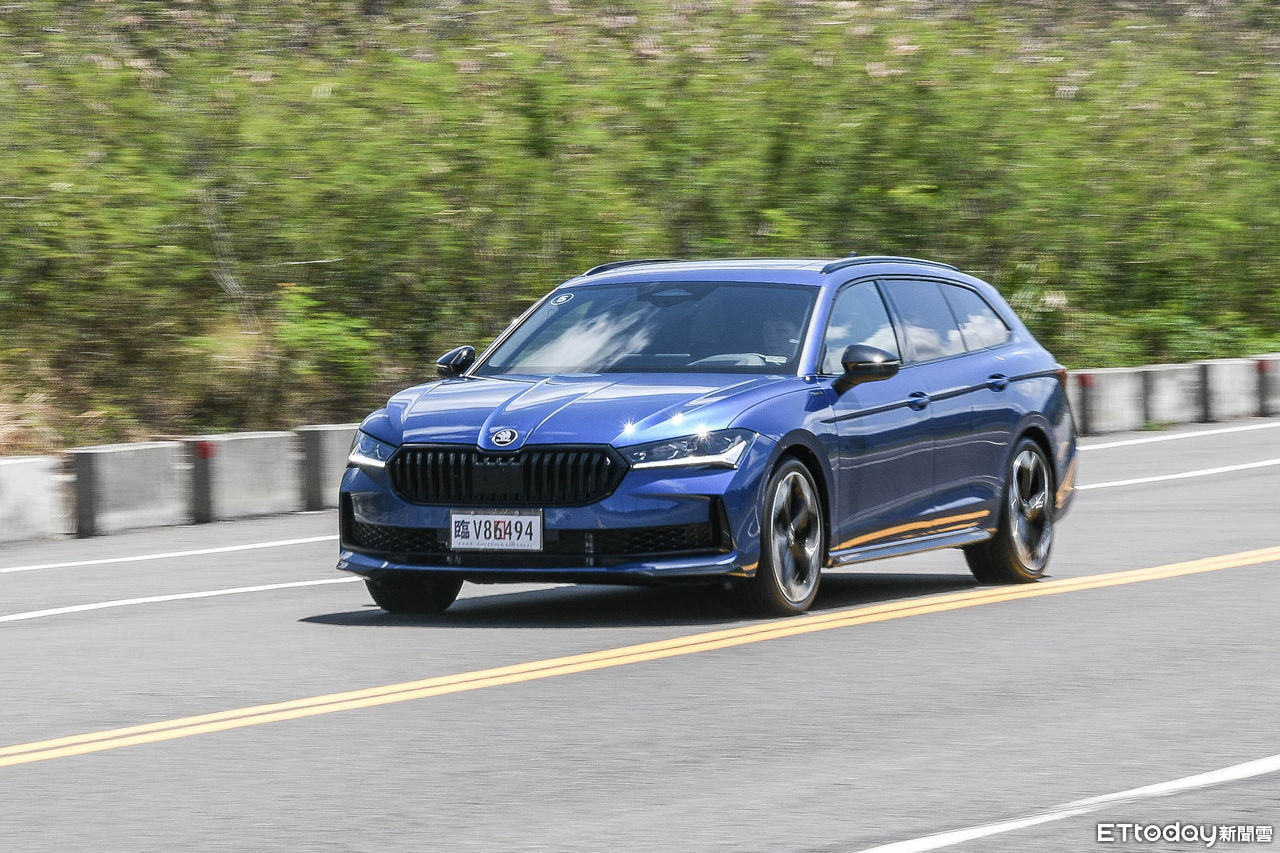 ▲新一代Skoda Superb年輕又變帥！內在舒適大空間，安全更是有感升級。（圖／記者徐煜展攝）