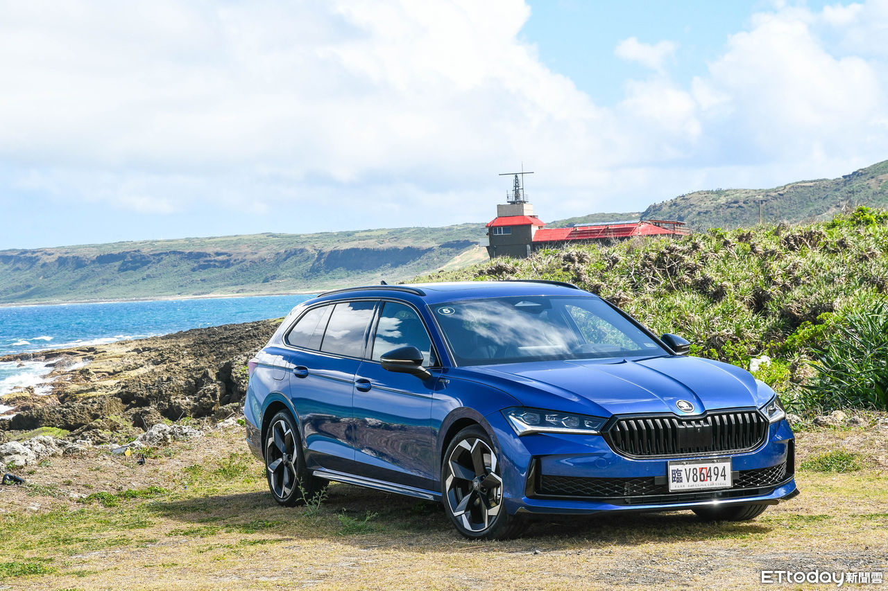 ▲新一代Skoda Superb年輕又變帥！內在舒適大空間，安全更是有感升級。（圖／記者徐煜展攝）