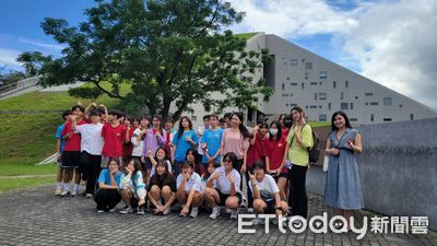 圖書館也能很有趣！　東女美術班體驗深度導覽行