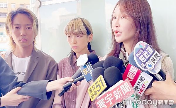 ▲市議員黃瓊慧今天下午陪同台日網紅夫妻召開記者會，同時向市府消保官提出申訴。（圖／記者沈繼昌攝）
