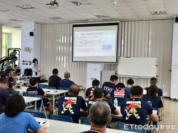 ▲台南市消防局第四大隊於新化分隊進行上半年常訓，147人挑戰新式七項體能測驗。（記者林東良翻攝，下同）