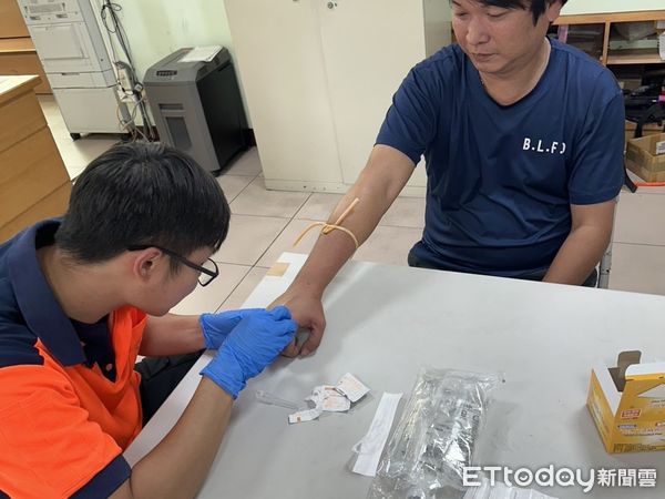 ▲台南市消防局第四大隊於新化分隊進行上半年常訓，147人挑戰新式七項體能測驗。（記者林東良翻攝，下同）
