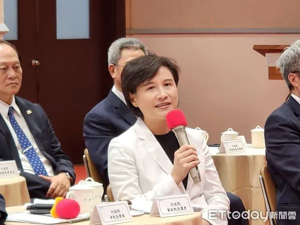 ▲▼行政院副院長鄭麗君出席「媒體茶敘」活動。（圖／記者陳家祥攝）