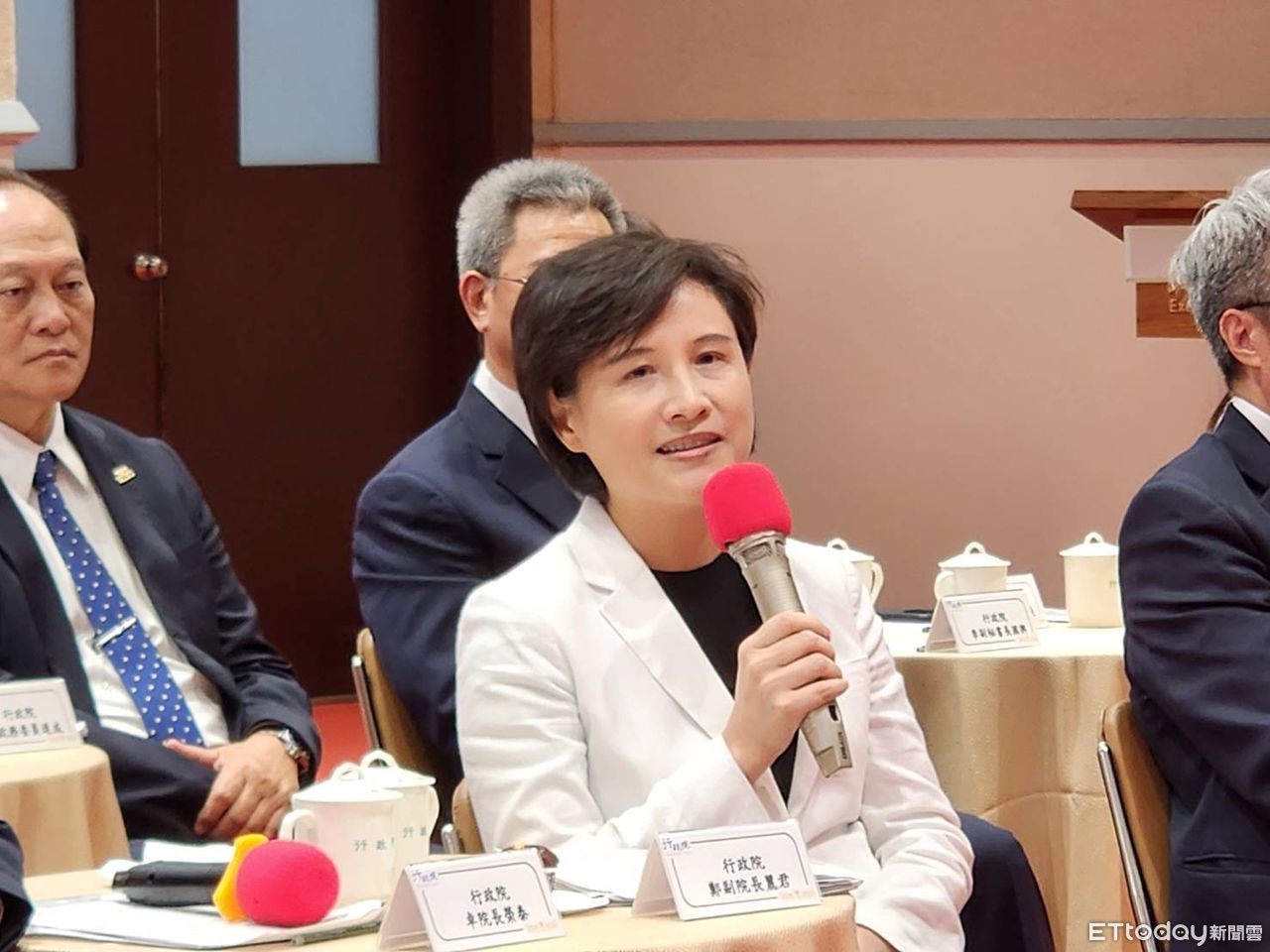 快訊／關稅疊加「20+Ｎ」、產業支持方案　鄭麗君1500上火線說明