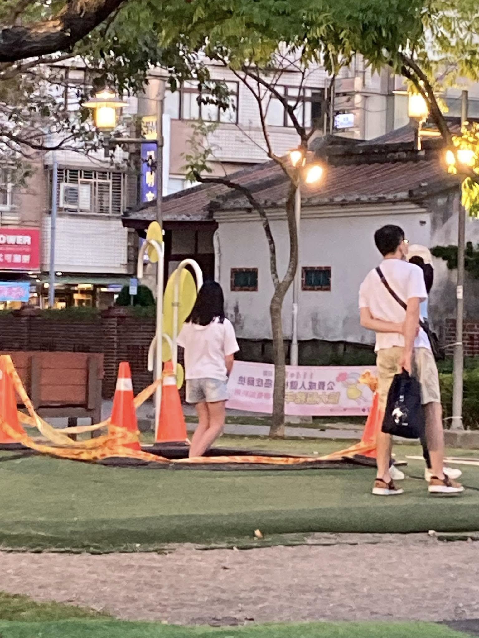 ▲▼ 嘉義市議員王浩批公共遊具及跑道   。（圖／市議員王浩服務處提供）