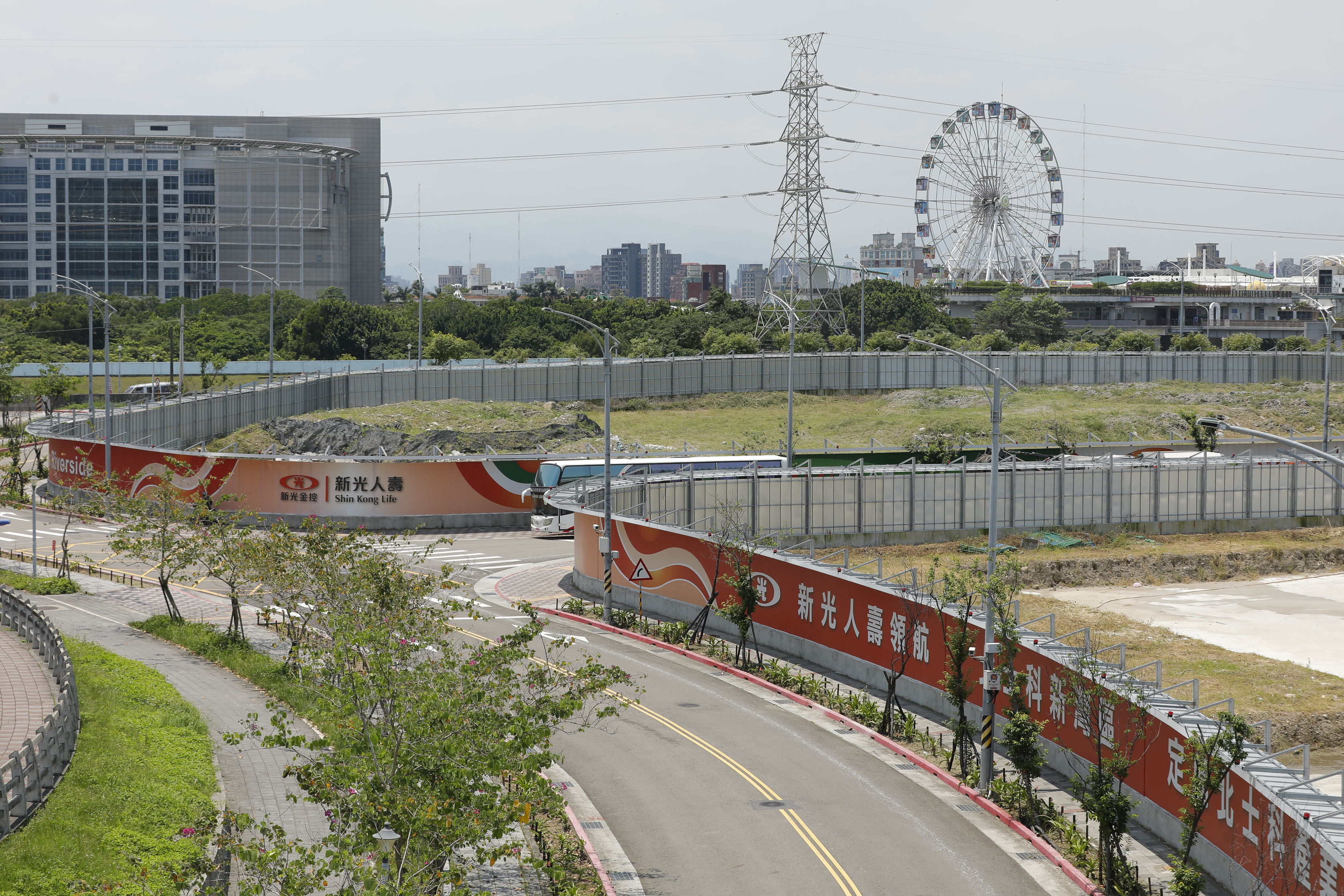 ▲輝達台灣總部已確定落腳在北士科，位置選定在新光人壽所取得的T17、T18基地。圖為新光人壽位在北士科的T17、T18鳥瞰圖，基地方正且已完成整地。（圖／記者湯興漢攝）