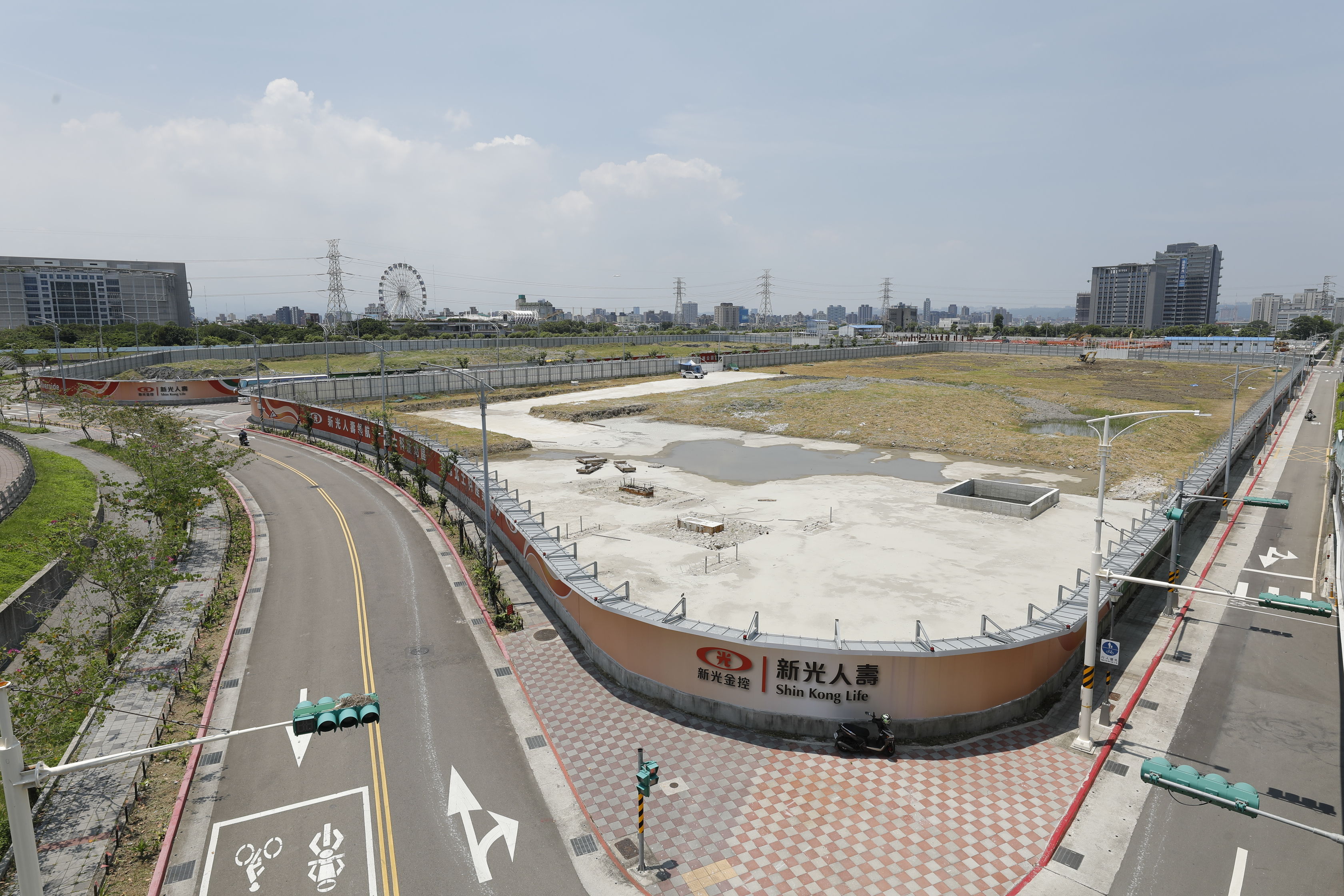 ▲圖為新光人壽位在北士科的T17、T18鳥瞰圖，基地方正且已完成整地。（圖／記者湯興漢攝）