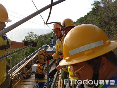 台鐵「知本=康樂、鹿野=瑞源」斜吊線斷落 新自強號集電弓受損