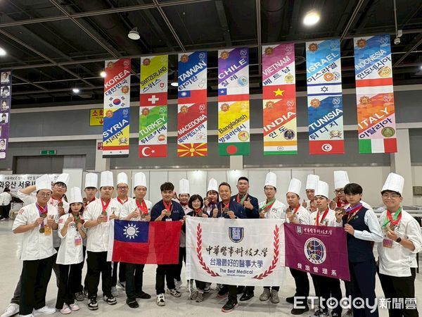 ▲中華醫大餐旅系勇奪2025韓國美食奧林匹克大賽20金6銀3銅，獲頒最佳團隊獎。（記者林東良翻攝，下同）