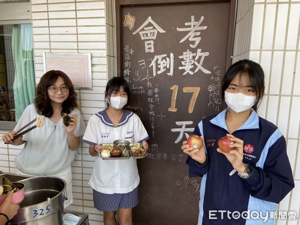 ▲台南各國中為會考學生設計創意午餐主選單，結合諧音祝福與營養食材，為考生打氣加油。（記者林東良翻攝，下同）